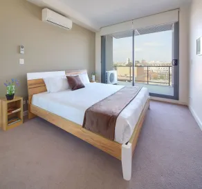 Zara Tower – Luxury Suites and Apartments - Vue de la chambre