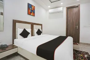 Hotel HomeAste 001 Near Yashobhoomi Convention Center - Quarto