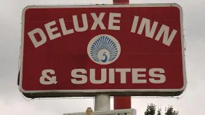 Deluxe Inn And Suites - Extérieur