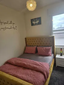Charming Wolverhampton Apartment with Private Entrance - Quarto
