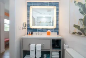 The Sunshine Hotel and Suites - Room