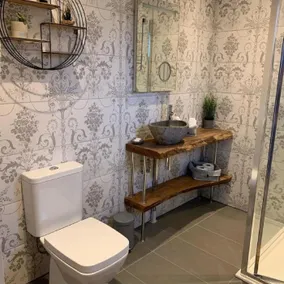The British Queen, Meldreth - Bathroom
