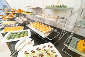 Emaar Elite Al Madina Hotel - Restaurante