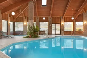 Baymont by Wyndham Logan - Piscine