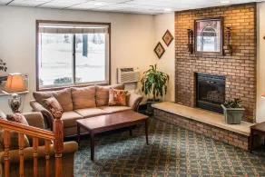 Hudson Inn & Suites - Vestíbulo