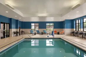 Hampton Inn & Suites Pittsburgh/Harmarville - Piscina