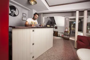 Iola Hotel - Recepción
