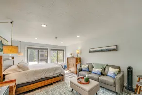 Downtown Winter Park with Pool, Views, Skiing - Interiör