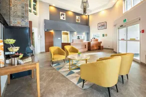 Quality Suites - Hall