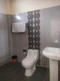 The Shagun Grand - Bathroom