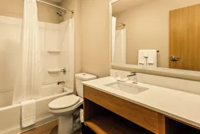 LivAway Suites Seattle- Renton - Salle de bain