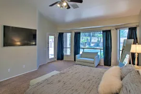 Pool, Hot Tub & Grill: Spacious Chandler Retreat - Interior