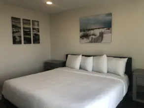 Sailor Jack Oceanfront Motel - Room
