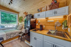 Serene Couple's Escape w/ Fire Pit in Mt Pleasant - Interiør