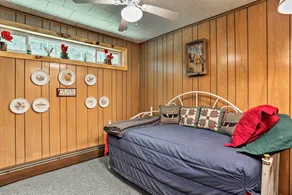 Beach Lake Cabin on Delaware River w/ Sunroom! - Rom