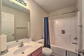 Cozy Greensboro Townhome ~ 7 Mi to UNC Campus - Innenbereich