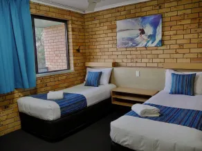 Tannum On The Beach Motel - Room