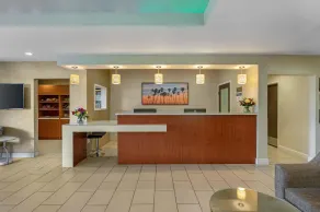 Best Western Plus South Coast Inn - Réception