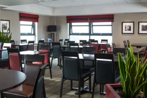 Holiday Inn Express London Luton Airport by IHG - Restaurant
