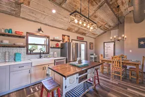 Modern Stephenville Farmhouse: 8 Mi to Dtwn! - Innvendig