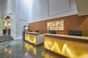 Village Hotel Albert Court by Far East Hospitality - Reception