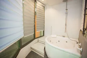 Vartika Adventure Retreatic Resort - Badezimmer