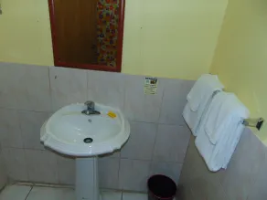 Tropical Manor Inn - Bathroom