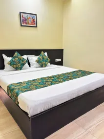 Hotel Wardhman - Room