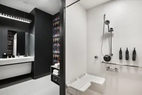 Aloft by Marriott Lawrenceville Sugarloaf - Baño