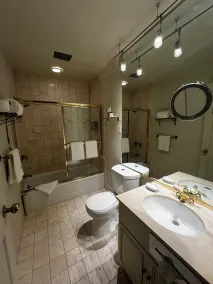Kensington Park Hotel - Badezimmer