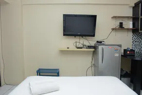 Minimalist Studio Room At Kebagusan City Apartment - Habitación