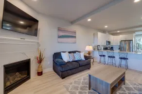 Balconies w/ Scenic River Views: Hammond Townhome! - Interiör