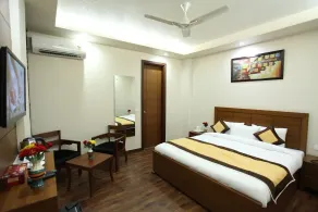 Hotel HC Grand near Indraprastha Apollo Hospital - Chambre