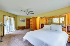 Riverfront Rental w/ Deck: 4 Mi to Wallace Falls! - Interiør