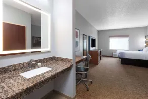 AmericInn by Wyndham Grinnell - Zimmer