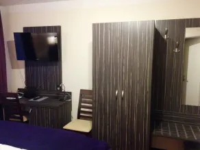 Hotel Famosa - Room
