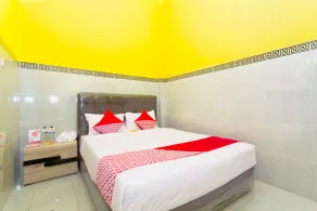 OYO 1427 Azzahra Guest House Syariah - Habitación