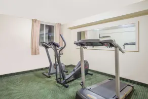 Days Inn by Wyndham Custer - Salle de remise en forme