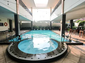 Grande Hotel Lampung Powered by Archipelago - Piscine