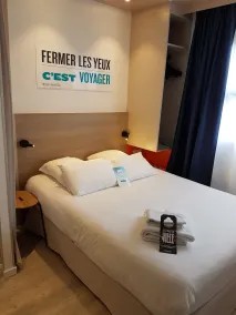 Hôtel Kyriad La Flèche - Vue de la chambre