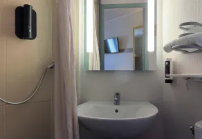 B&B HOTEL Dijon Les Portes du Sud - Badeværelse