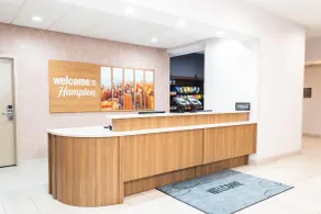 Hampton Inn & Suites Addison - Resepsjon