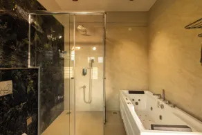 BlueMirage VillaPoolGardenJacuzzi30min Airport - Bad