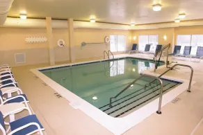 Holiday Inn Grand Rapids-Airport by IHG - Piscine