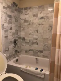 Americas Best Inn - Savannah I-95 - Bathroom