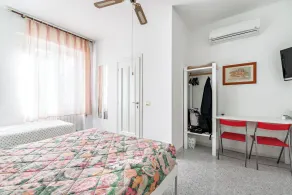Lia Rooms 2 - Rum
