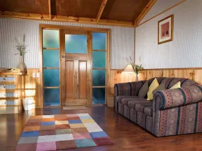 Port Bayou Cottage - Interior entrance