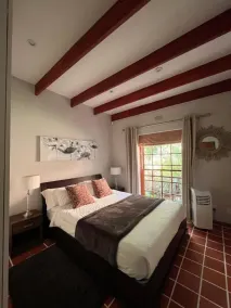 Cozy Camps Bay House with mountain and sea view - Room