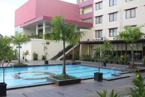 Asialink Premier Karawang - Pool
