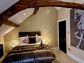 The Cruck - Room